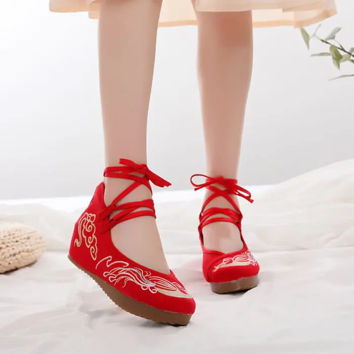 Elegant Cloud Embroidery Canvas Flats Shoes