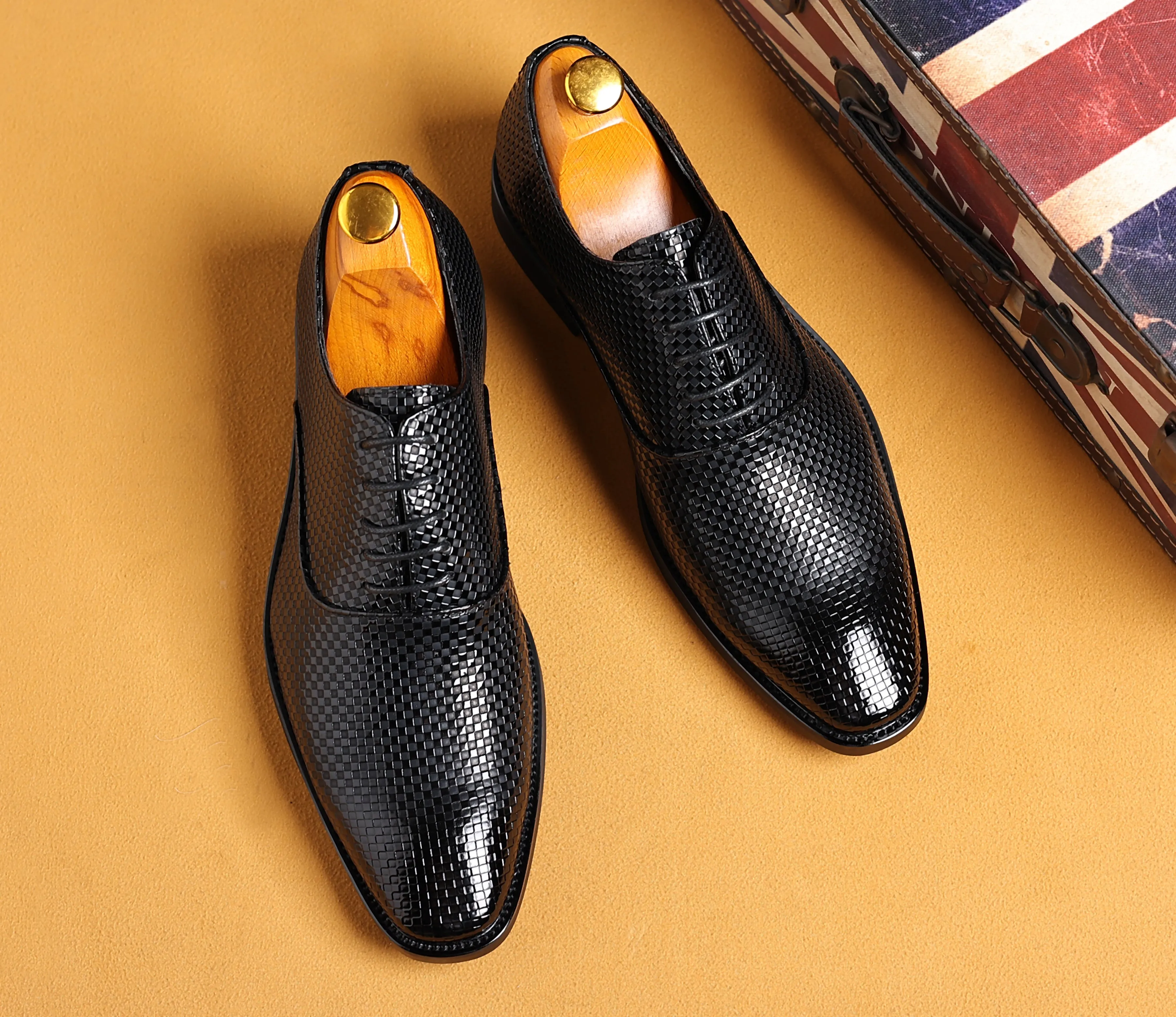 Men's All Checkered Plain Oxfords