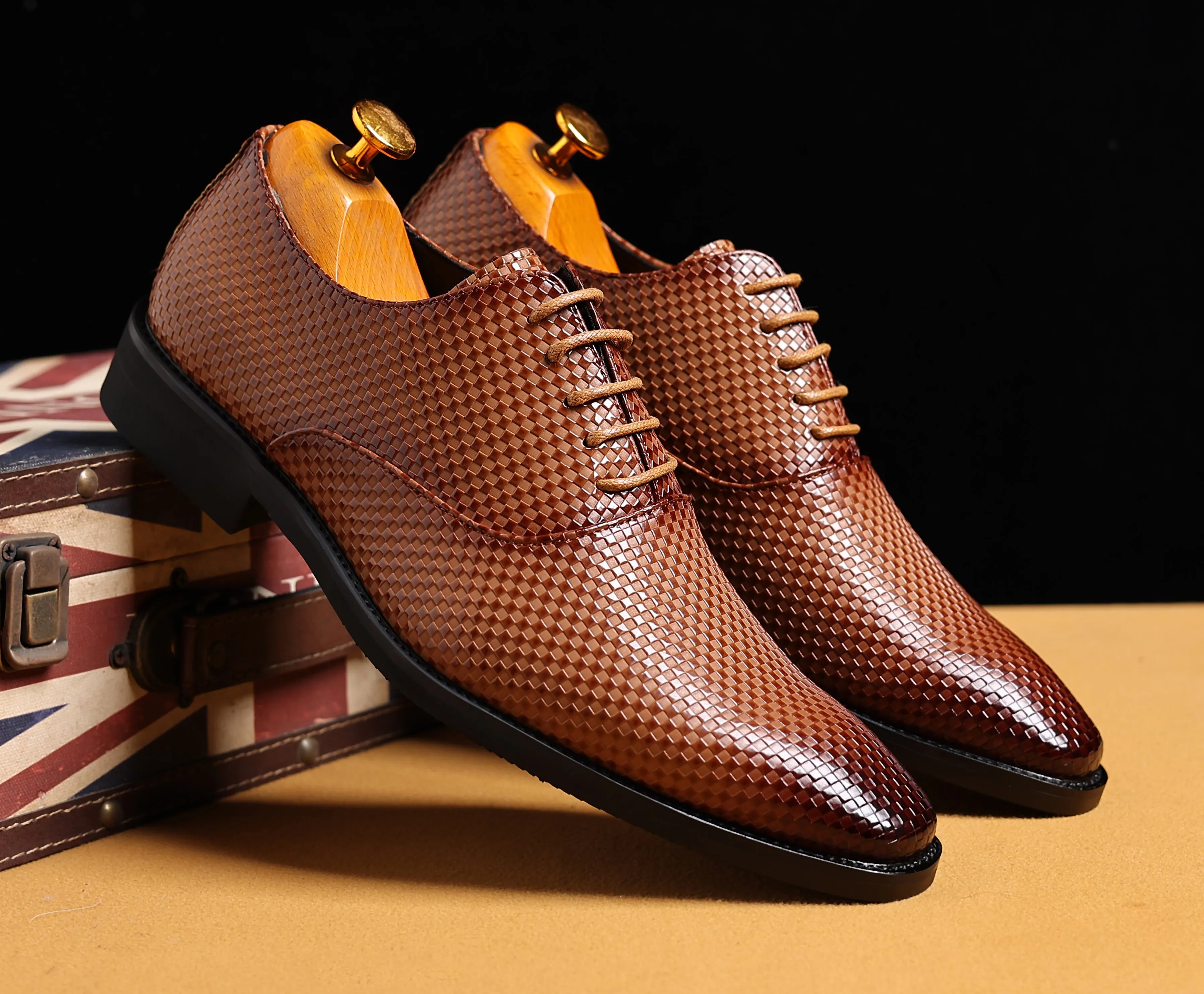 Men's All Checkered Plain Oxfords